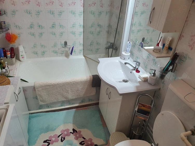 Apartament cu 3 camere decomandat în Ostroveni