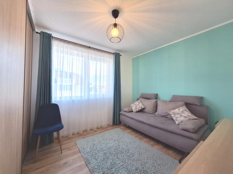 Apartament cu 3 camere semidecomandat, mobilat în Florești