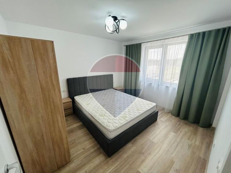 Apartament cu 2 camere semidecomandat, mobilat în Central