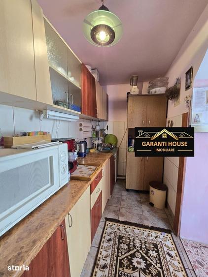 Casă cu 4 camere nedecomandat cu Teren 500 Mp în Groși