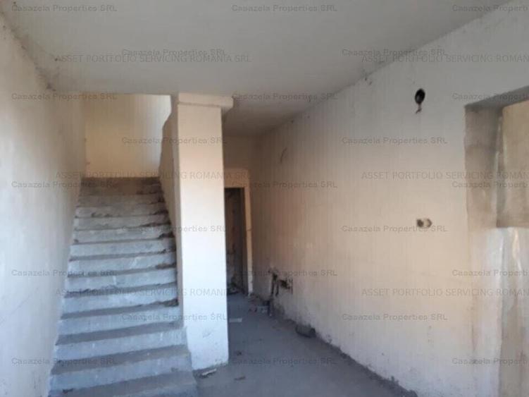 Casă cu 3 camere cu Teren 2520 Mp în Central