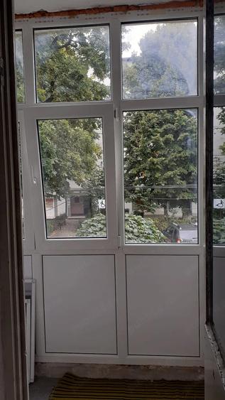 Apartament cu 3 camere decomandat în Sud