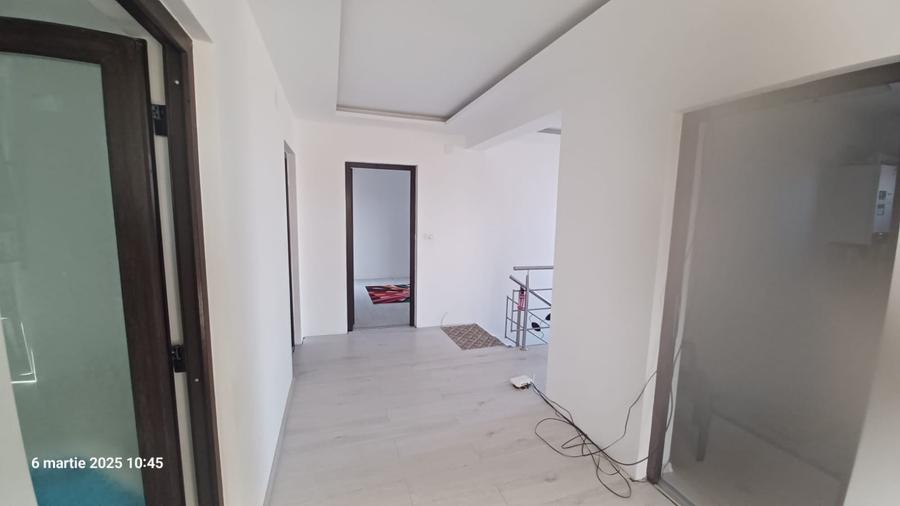 Spațiu comercial, de 380 mp, în Coșereni
