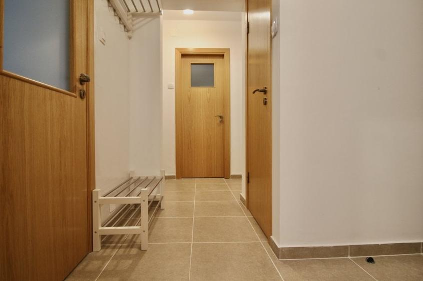 Apartament cu 2 camere decomandat, mobilat în Pajura