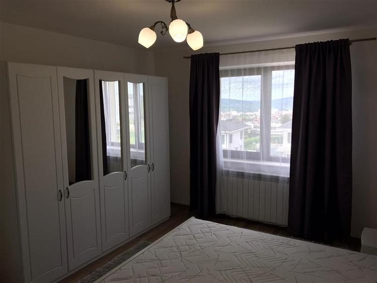 Duplex cu 4 camere cu Teren 300 Mp în Europa
