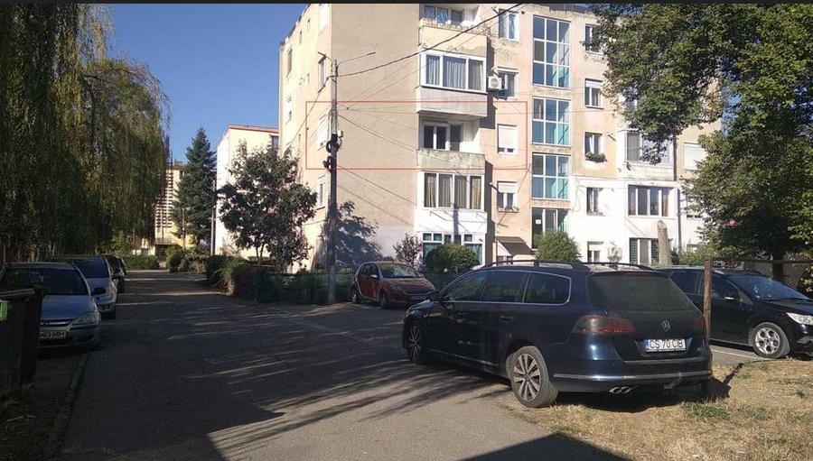 Apartament cu 2 camere semidecomandat în Central