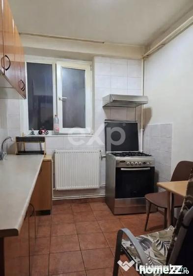 Apartament cu 4 camere decomandat în Craiovei