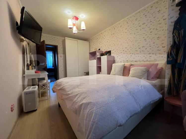 Apartament cu 3 camere semidecomandat, mobilat în Cantemir