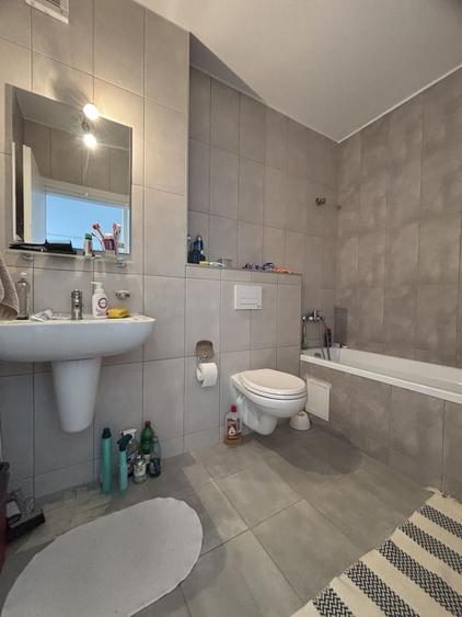 Apartament cu 2 camere semidecomandat, mobilat în Lipovei