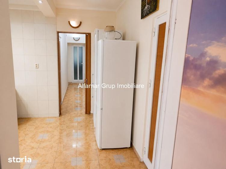Apartament cu 4 camere decomandat în Berceni