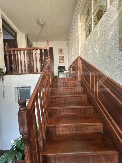 Apartament cu 5 camere decomandat, mobilat în Reghin