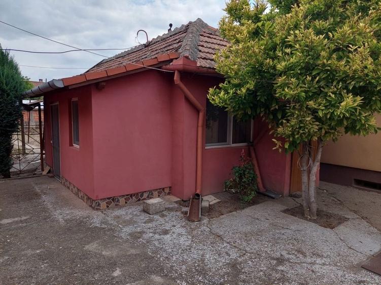 Casă cu 4 camere în Sânnicolau Mare