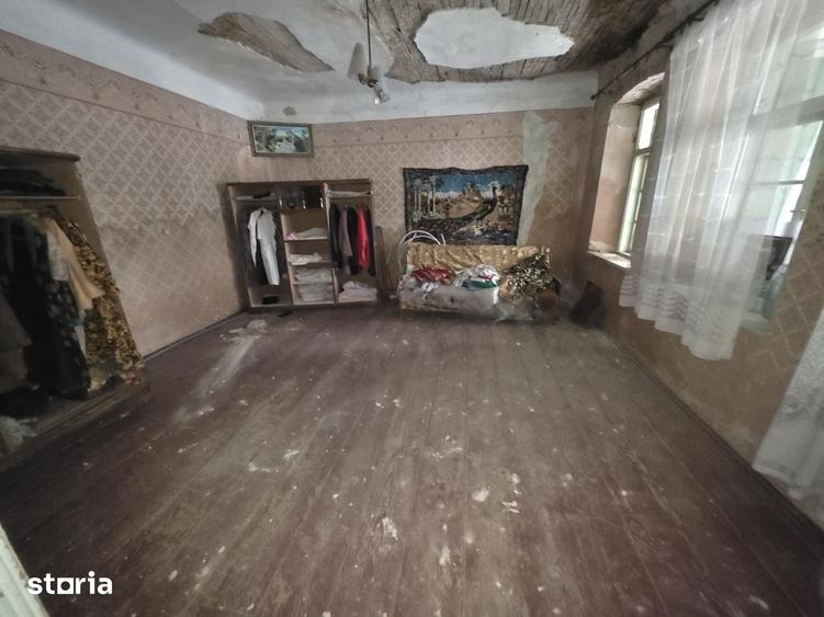 Casă cu 3 camere cu Teren 366 Mp în Independenței