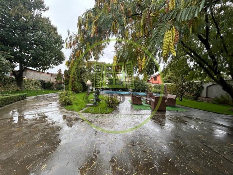 Casă individuală cu 12 camere cu Piscina în Bariera Vâlcii