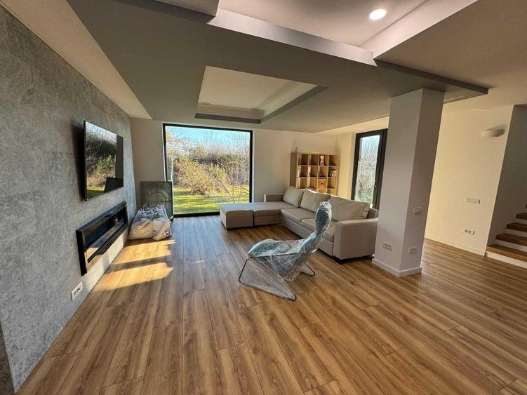 Casă cu 4 camere cu Teren 600 Mp în Corbeanca