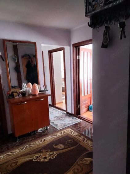 Apartament cu 3 camere decomandat în Mioriței