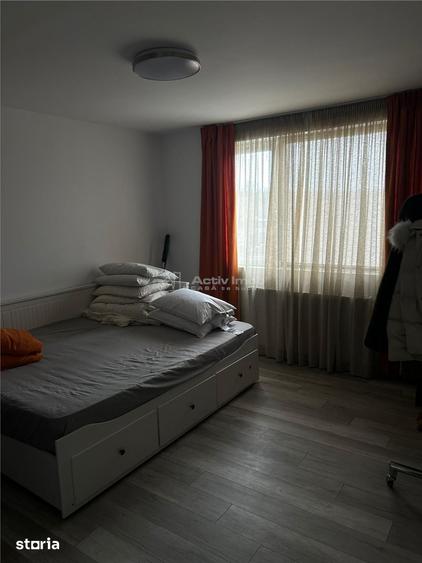 Casă cu 5 camere cu Teren 500 Mp în Crevedia
