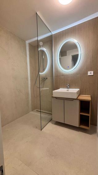 Apartament cu 2 camere decomandat în Jiului