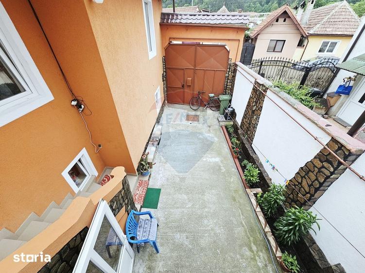 Casă cu 5 camere cu Teren 141 Mp în Central