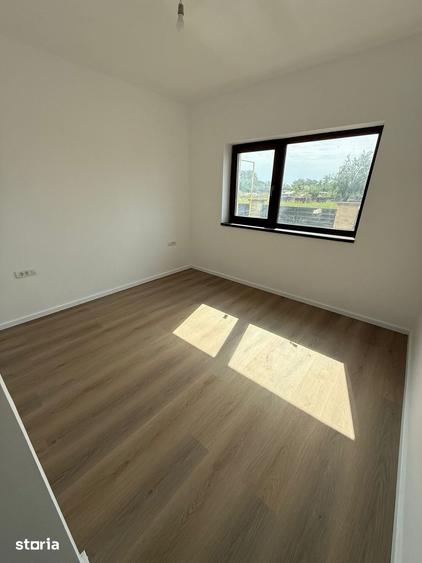 Casă cu 4 camere cu Teren 359 Mp în Cernica