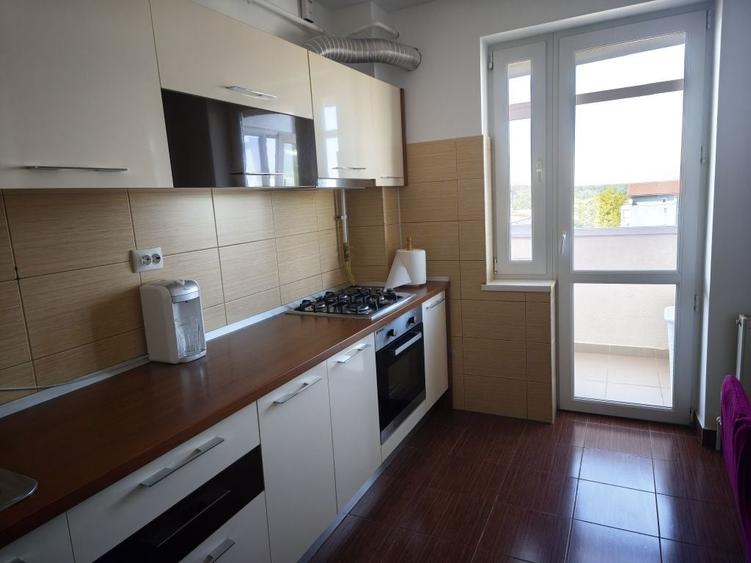 Apartament cu 2 camere decomandat în Spitalului