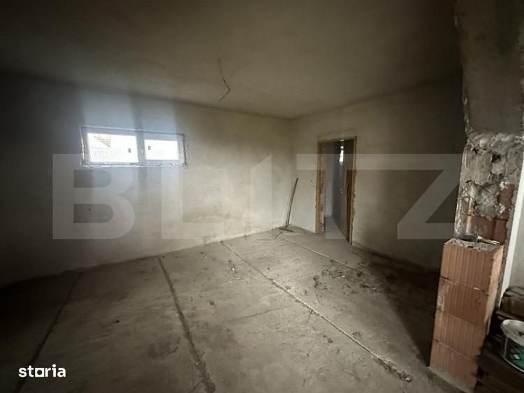 Casă cu 3 camere cu Teren 2967 Mp în Central