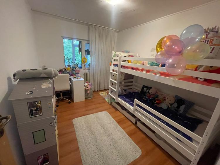 Apartament cu 3 camere decomandat în Canta