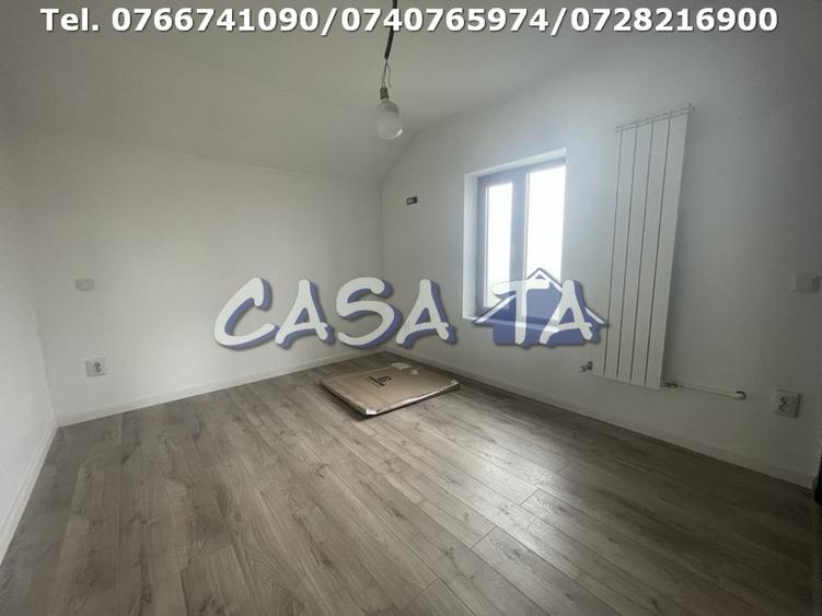 Casă individuală cu 5 camere cu Canalizare în Panduraș