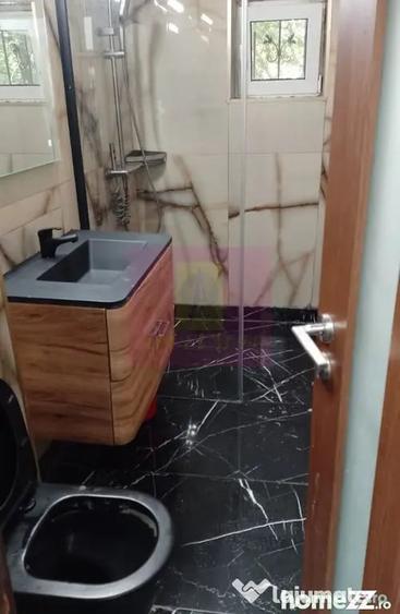 Apartament cu 4 camere decomandat în Vitan