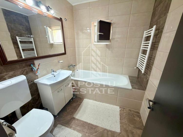 Apartament cu 3 camere decomandat, mobilat în Lipovei