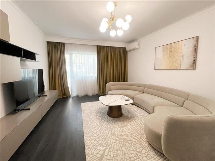 Apartament cu 3 camere decomandat în Beller