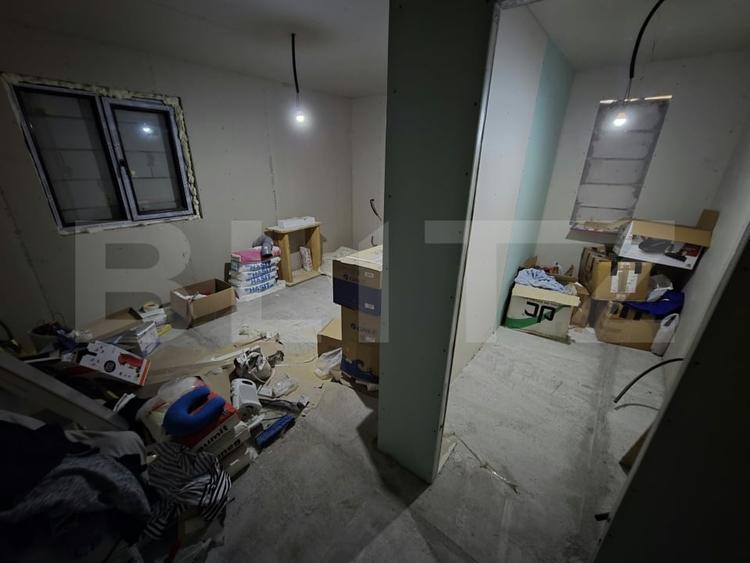 Casă individuală cu 5 camere cu Canalizare în Romita