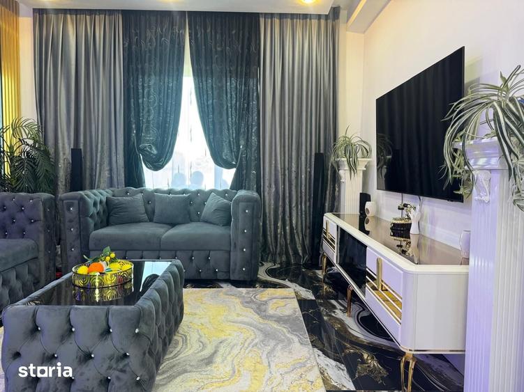 Casă cu 7 camere cu Teren 500 Mp în Central