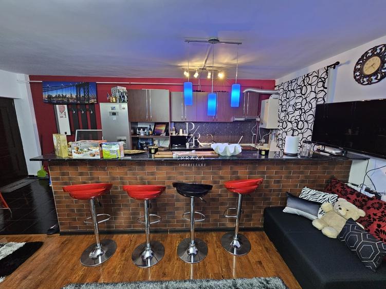 Apartament cu 2 camere semidecomandat, mobilat în Florești