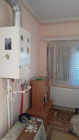 Casă cu 3 camere cu Teren 1435 Mp în Central