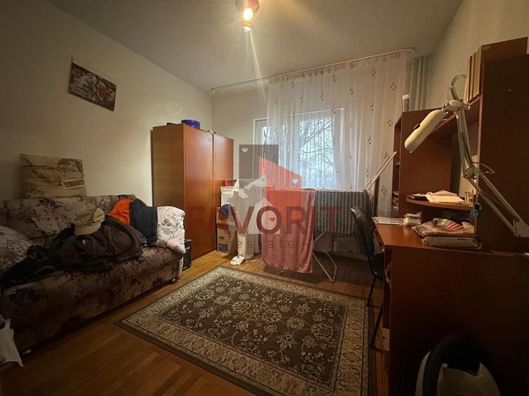 Apartament cu 3 camere decomandat, mobilat în Girocului