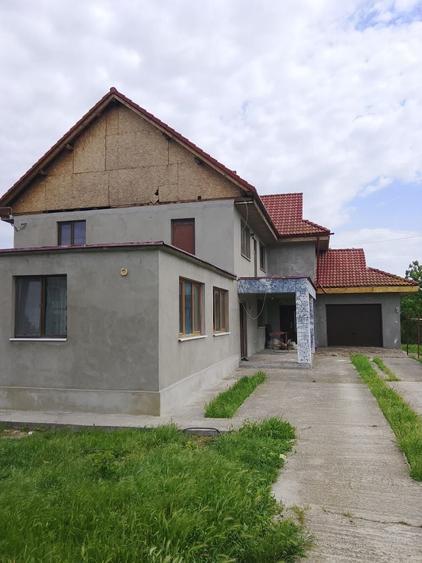 Casă cu 4 camere în Făurei
