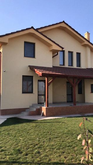 Casă cu 4 camere cu Teren 541 Mp în Sântandrei