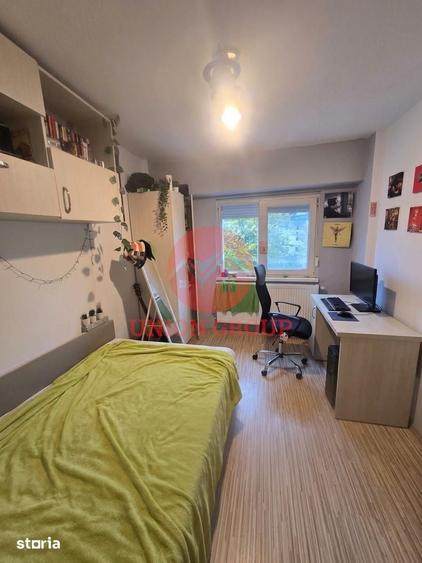 Apartament cu 3 camere semidecomandat în Inel II