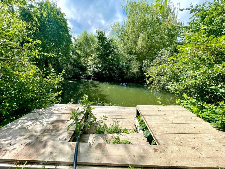 Casă cu 3 camere cu Teren 1200 Mp în Bârnova