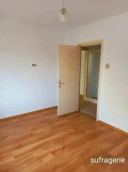 Apartament cu 2 camere semidecomandat în Exterior Vest