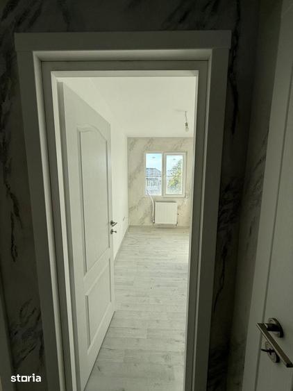 Apartament cu 3 camere semidecomandat în Tache