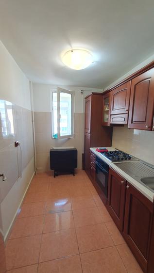 Apartament cu 2 camere semidecomandat, mobilat în Drumul Taberei