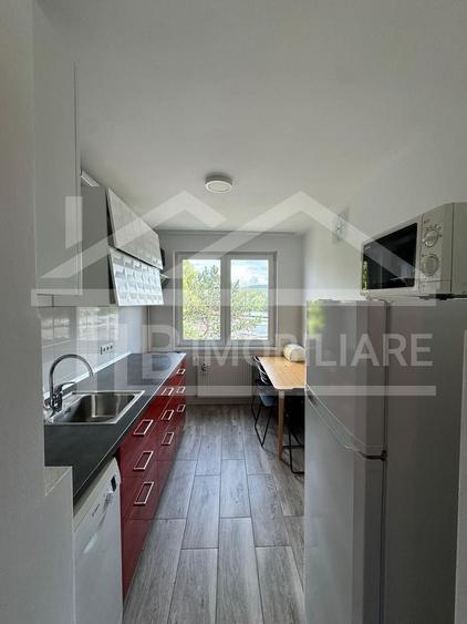 Apartament cu 3 camere decomandat, mobilat în Aleea Carpați