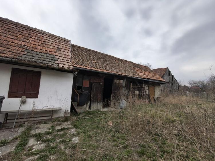 Casa saseasca cu beci boltit(crama), in zona turistica la 5 km de Rasnov, Zarnesti Brasov, cu materiale pt. acoperis nou incluse, direct de la PRIVAT! - 6