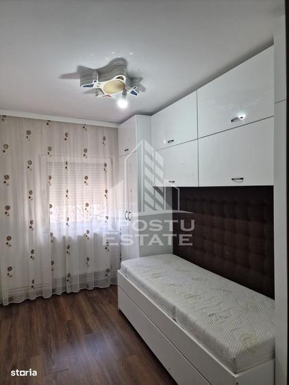 Apartament cu 3 camere, mobilat în Central