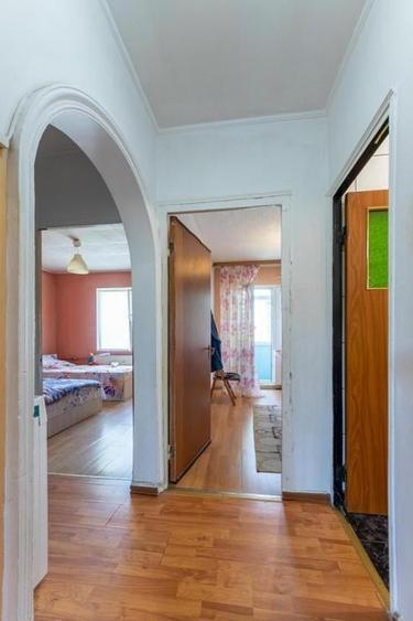 Apartament cu 3 camere în Berceni