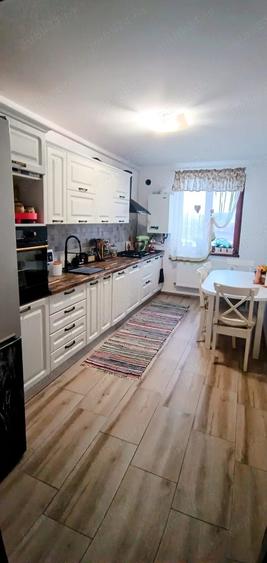 Apartament cu 2 camere decomandat în Dărmănești