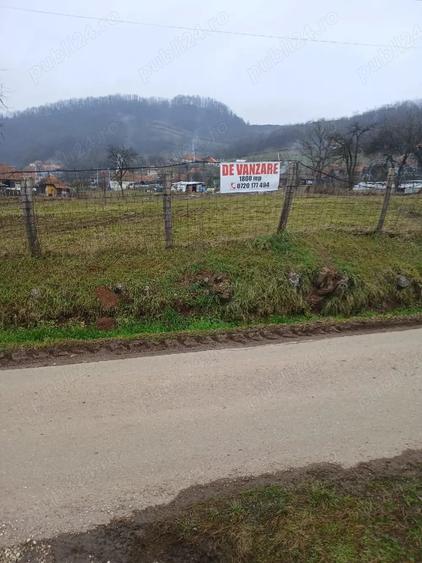 Teren de 1800 mp, în Căinelu de Sus