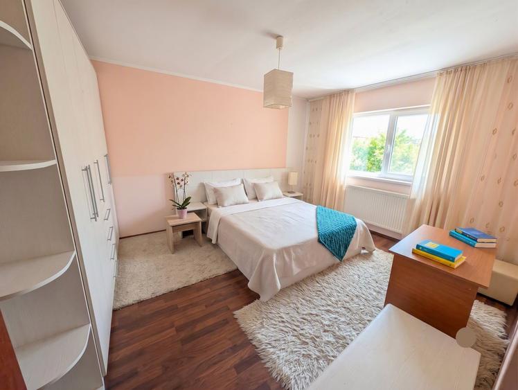 Casă individuală cu 7 camere cu Teren 500 Mp în Balotești